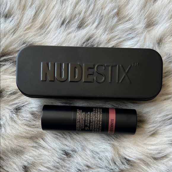 NUDESTIX Nudies Matte All Over Bronze Color in Sun-kissed - Picture 1 of 6